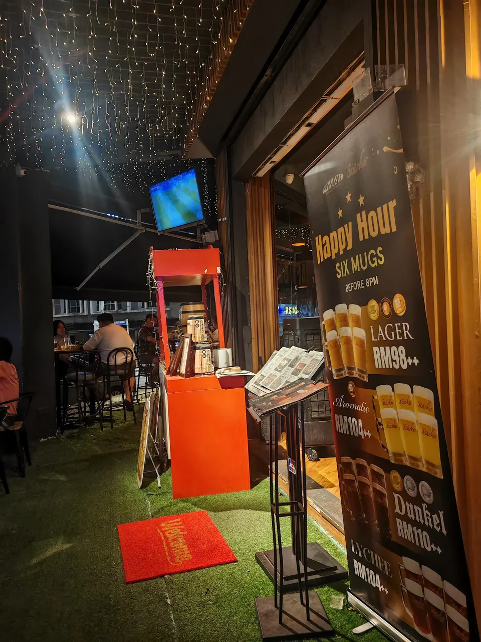 BREWMASTER Happy Hour